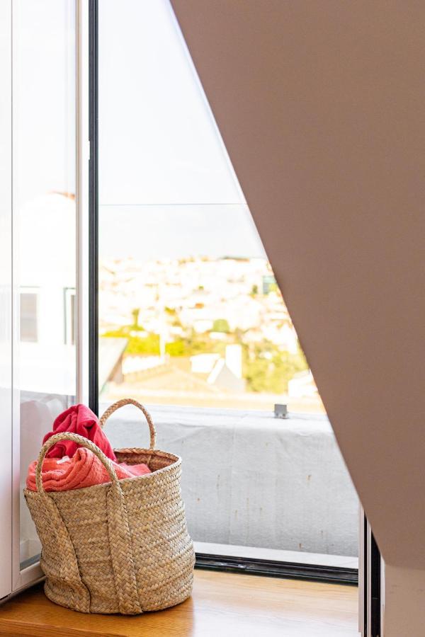 Bright Tailor Made Flat With A View In Estrela Appartement *